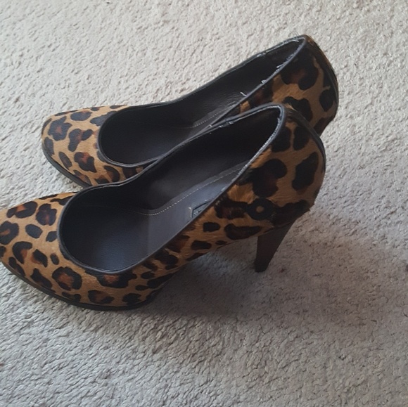 Pumps - Picture 2 of 3